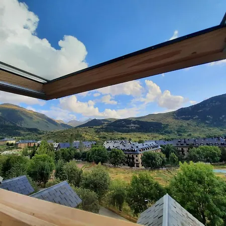 Apartment Duplex Sky, Muy Cerca Estacion Ski, Bonito Y Acogedor Pla de l'Ermita